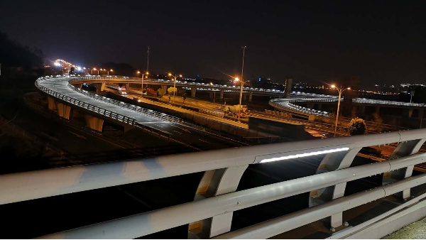 百視特照明LED護欄燈在城市道路立交橋照明的優勢